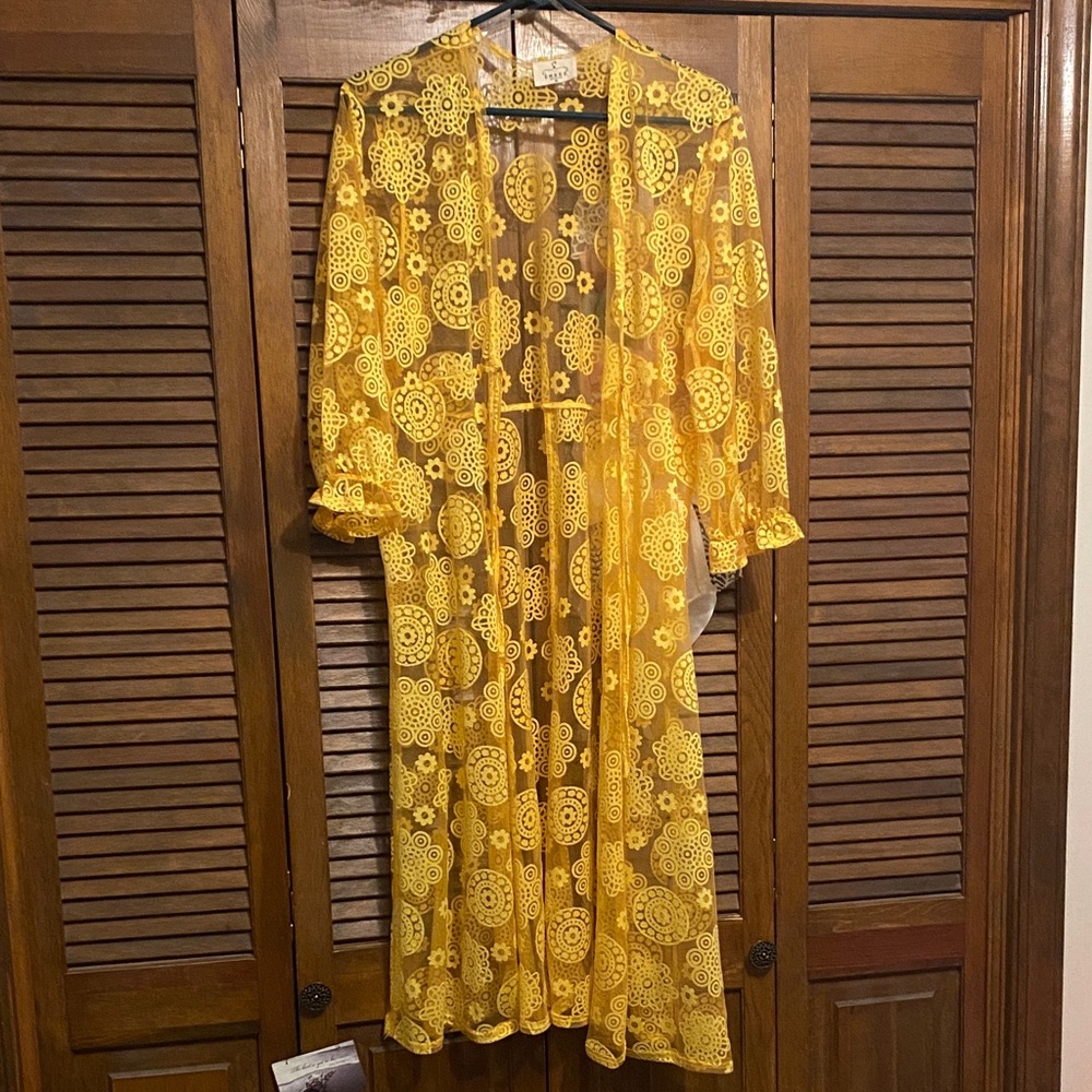 Elegant Yellow Lace Long Sleeve Kimono